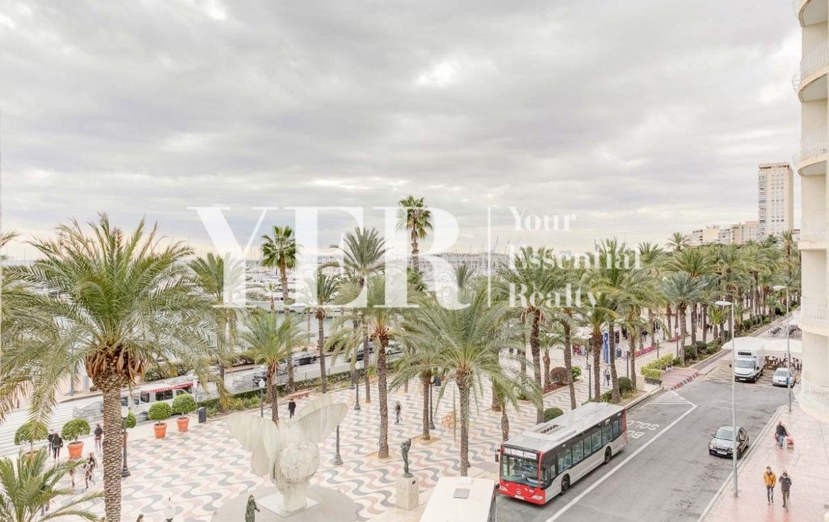 Property for sale in Alicante centre with sea view port-1b