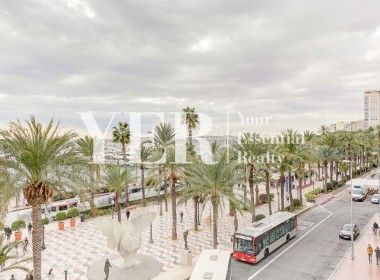 Property for sale in Alicante centre with sea view port-1b