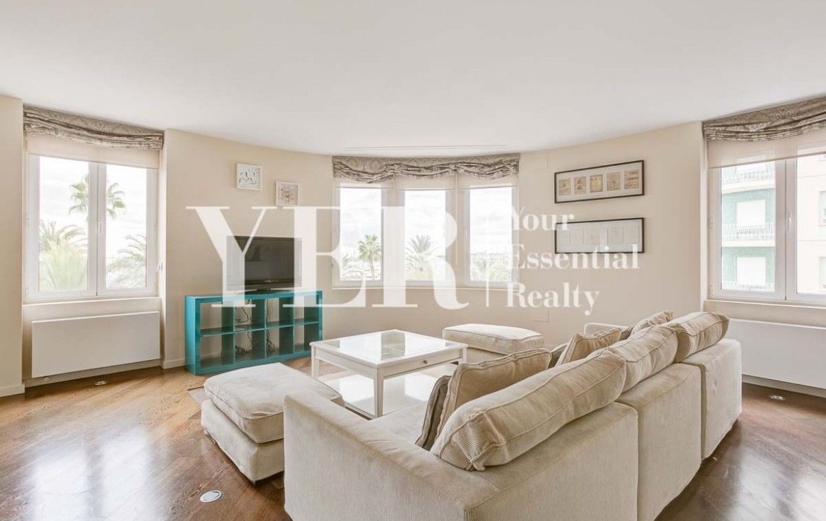 Property for sale in Alicante centre with sea view port-3