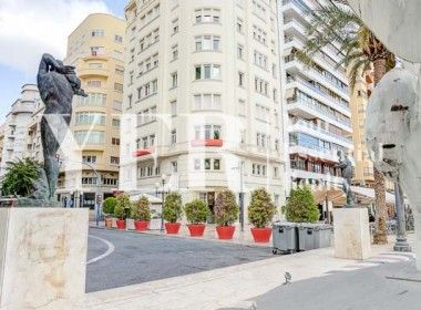Property for sale in Alicante centre with sea view port-30