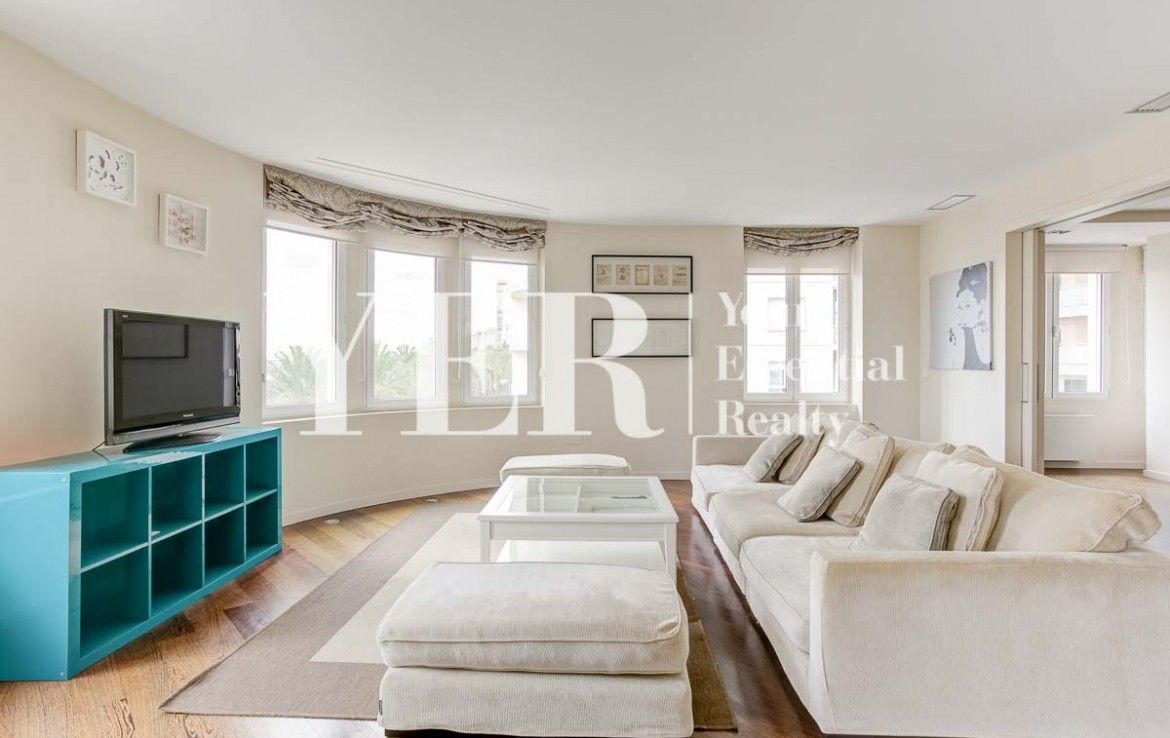 Property for sale in Alicante centre with sea view port-4