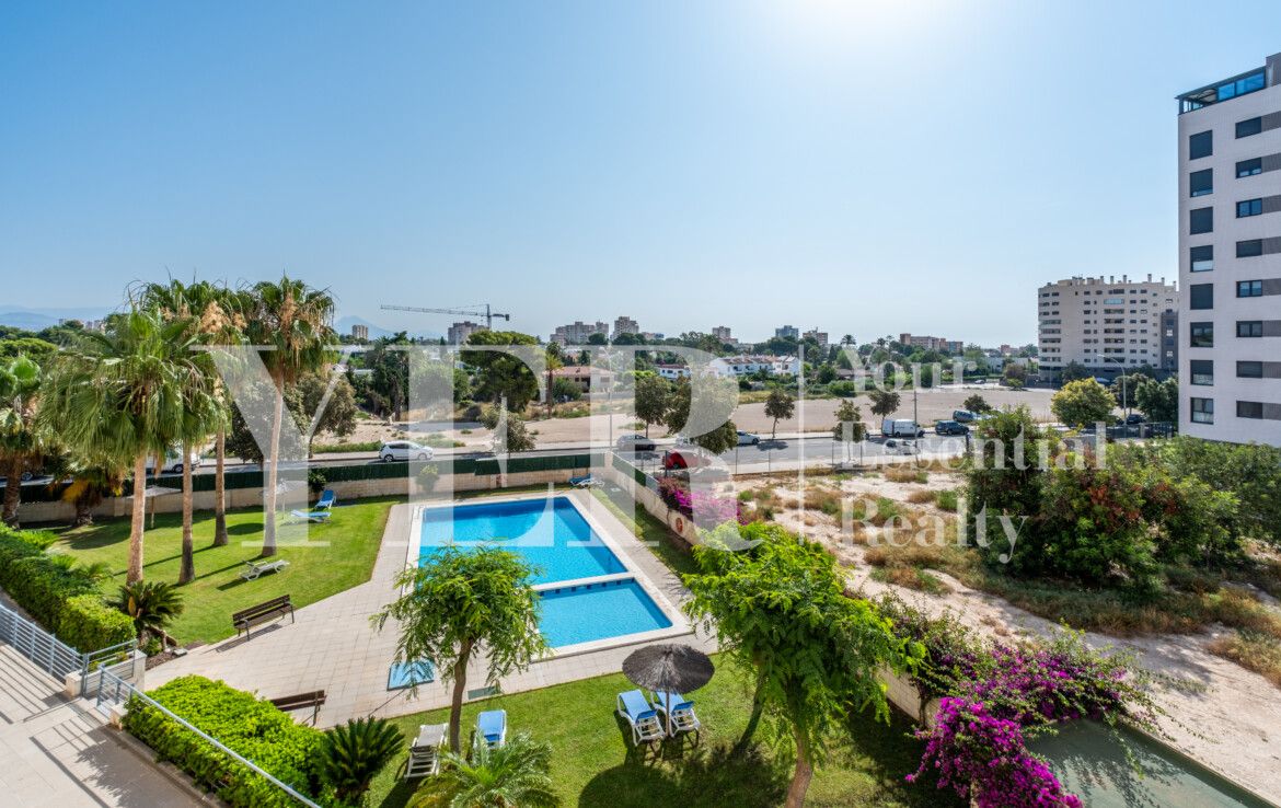 Piso en venta en Avenida de les Nacions PAU 5 Alicante
