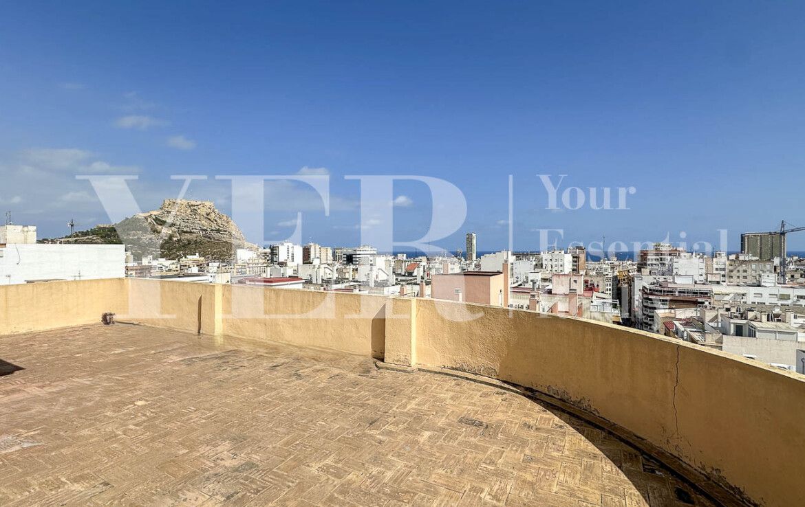 Piso en venta en CL Maestro Barbieri Mercado Alicante