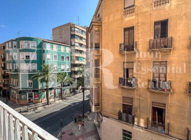 PISO ALICANTE CENTRO BENITO PEREZ GALDOS BARBIERI YER11-0555 (YER)-3B