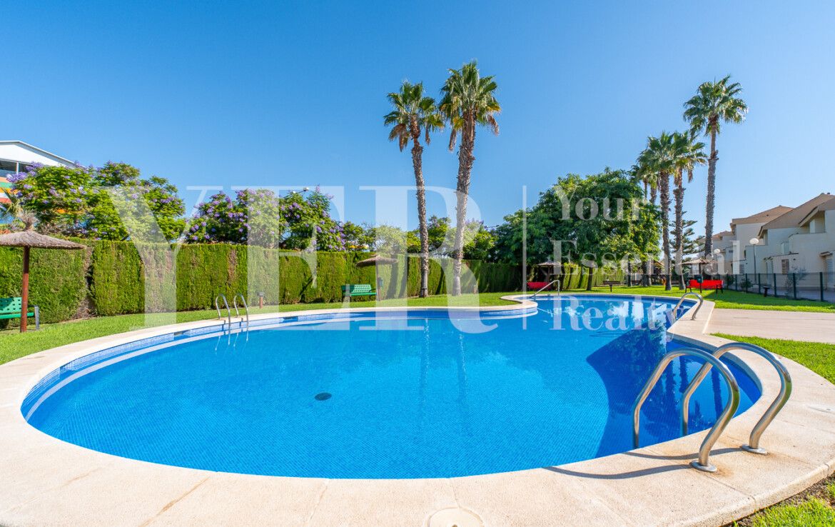 Chalet adosado en venta en Avenida del Locutor Vicente Hipólito s/n
Alicante Golf, Alicante / Alacant