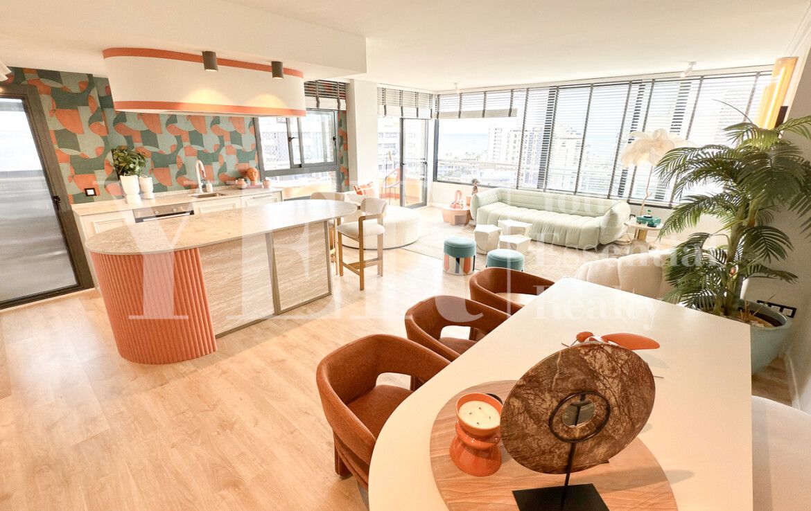 Ático en venta en Calle del Torero Luis Francisco Esplá, 11 PAU 5, Alicante / Alacant