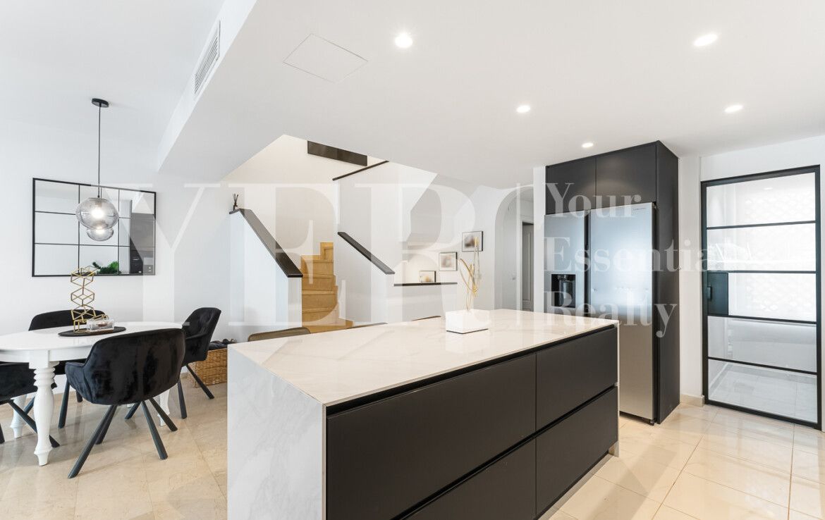 Chalet adosado en venta en Avenida Pintor Pérez Gil
Alicante Golf, Alicante / Alacant