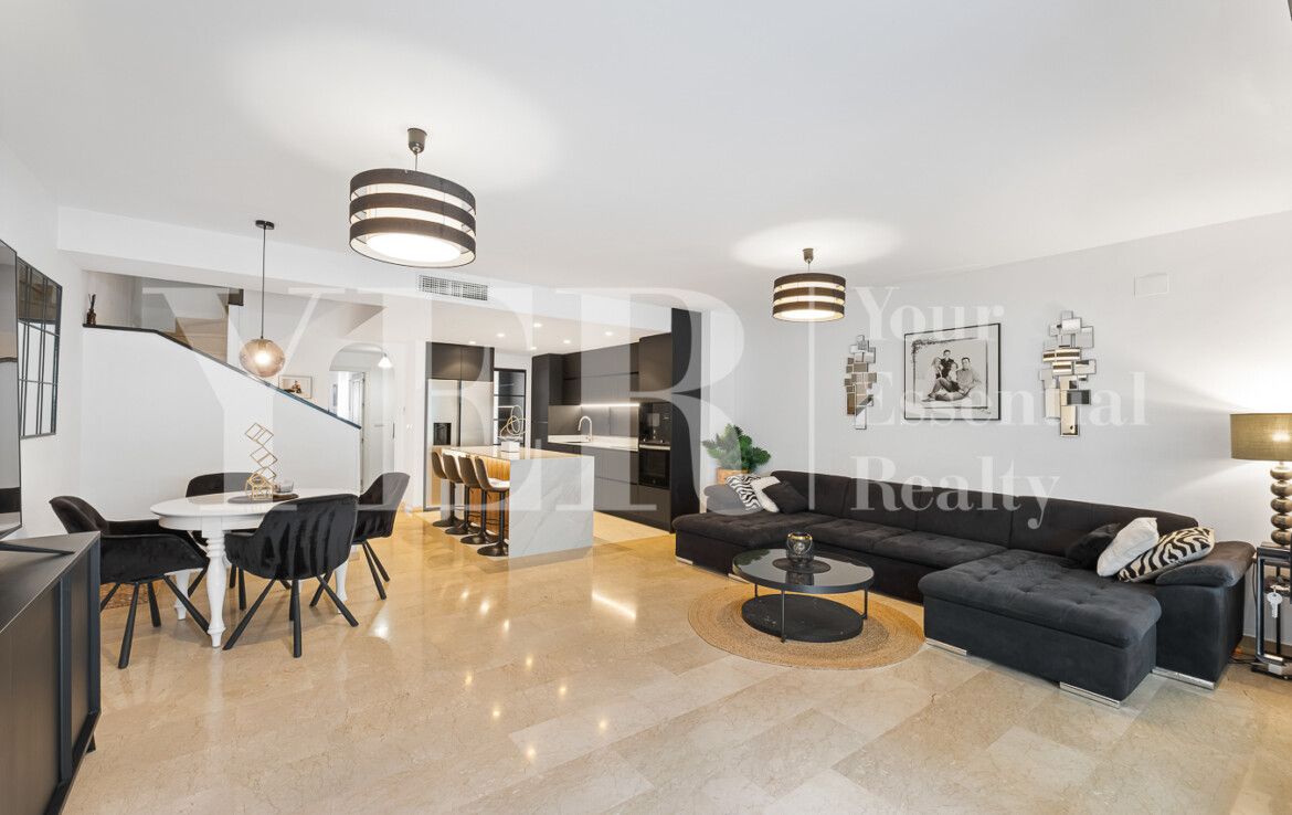 Chalet adosado en venta en Avenida Pintor Pérez Gil
Alicante Golf, Alicante / Alacant