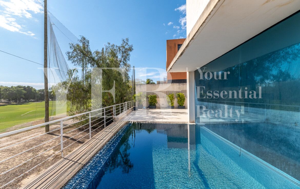 IMPRESIONANTE VILLA EN PRIMERA LINEA DE ALICANTE GOLF